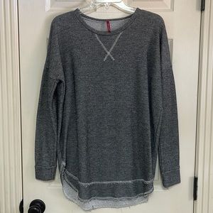 Bellamie long sleeve top. Great with leggings. Tag has been cut out. Size small
